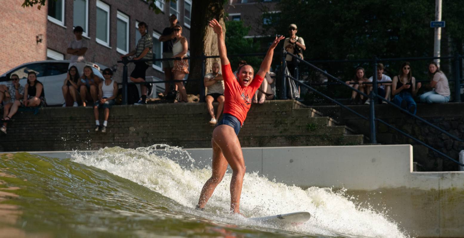 Raas over de golven in hartje Rotterdam! Foto: RiF010©