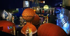 Nu of nooit: Beeld en Geluid Experience weer even open De activiteiten in de Beeld en Geluid experience zijn verdeeld in 15 themapaviljoens, elk met een eigen onderwerp. Foto: Beeld en Geluid