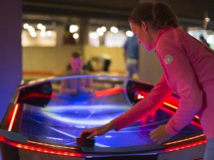 Samen spelletjes doen. Foto: Giga Konijnenhol.