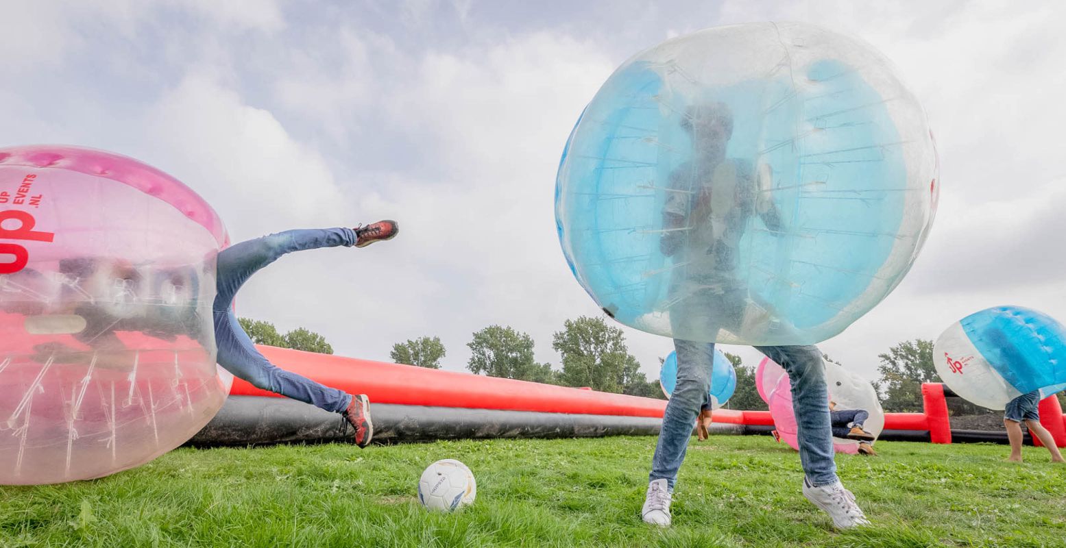 Ga voor de winst tijdens het bubbelvoetballen. Foto: UP Events