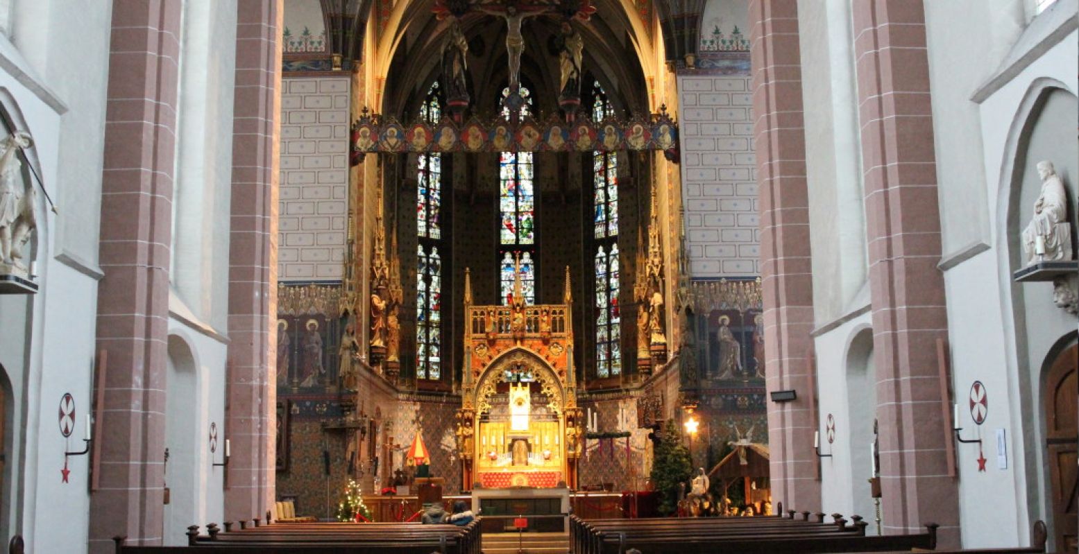 Bewonder het mooie interieur van de Onze Lieve Vrouwe Basiliek. Foto: DagjeWeg.NL