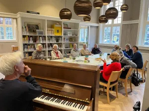 Muziek op de Koffie - Seniorenuitje in Laren (nh) Brinkhuis LarenFoto geüpload door gebruiker.