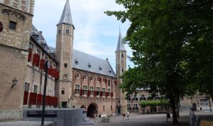 Over de foto: Het Zeeuws Museum in Middelburg is gevestigd in een middeleeuwse abdij. Foto: Redactie DagjeWeg.NL Het Zeeuws Museum in Middelburg is gevestigd in een middeleeuwse abdij. Foto: Redactie DagjeWeg.NL