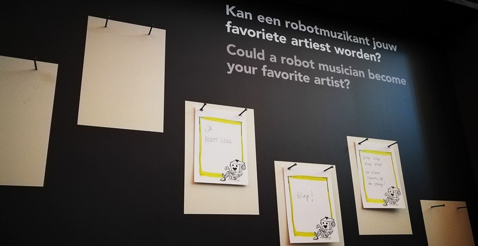 Kan een muziekrobot jou ontroeren? Deze en andere vragen komen aan bod in de expo. Laat je mening achter! Foto: DagjeWeg.NL.