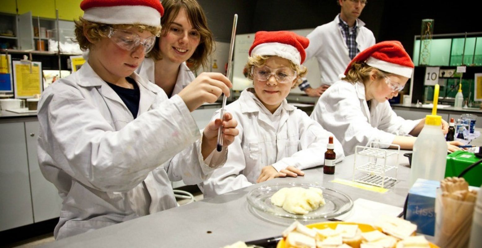 Leer hoe je een eigen vuurpijl maakt. Foto: NEMO Science Museum