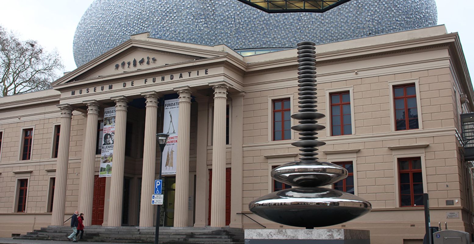 De entree van het museum is een indrukwekkende binnenkomer. Foto: DagjeWeg.NL.