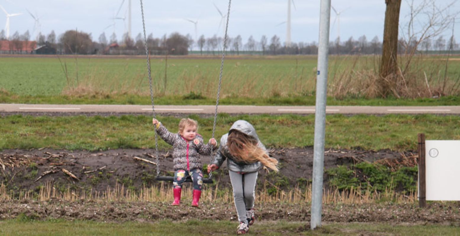 Lekker spelen in de frisse buitenlucht! Foto: Margot Maljaars.