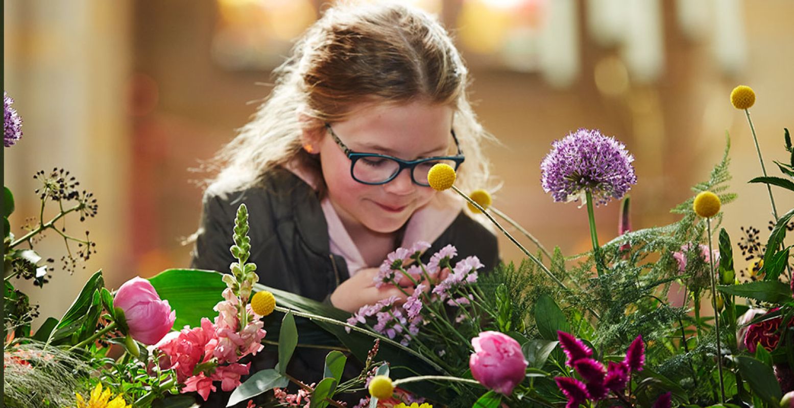 Geniet van bloemen en bloeiende kunst tijdens Haarlem Bloeit, zoals hier in kathedraal De Nieuwe Bavo tijdens 'De Nieuwe Bavo bloeit'. Foto: Hans Guldemond