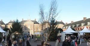 The most wonderful time of the year begint bij Spirit of Winter Shoppen, lekker eten en genieten van de winterfair op een prachtige locatie: Paleis Het Loo. Foto: Spirit of Winter.
