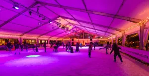 Knus schaatsen voor het Kurhaus