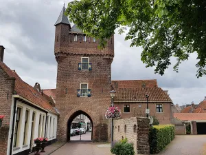 Dijkpoort Hattem De middeleeuwse Dijkpoort. Foto: DagjeWeg.NL @ Tonny van Oosten