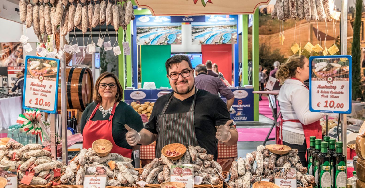 Tapas op het Spaanse terras of Duitse braadworst? Proef van heerlijke hapjes op de Vakantiebeurs. Foto: © Jaarbeurs Utrecht.