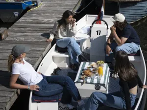 Lekkere lunch. Foto: Canal Motorboats