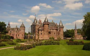Speel je eigen sprookje op een kasteel Een sprookje op Kasteel de Haar. Foto:  Wikipedia .