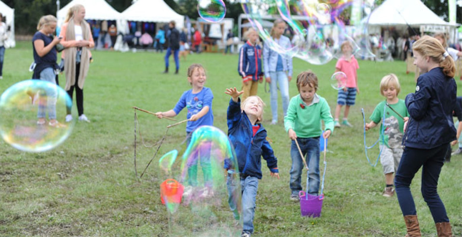 Kinderen vermaken zich bij BubbleDutch! Foto: Landgoed Heerlijkheid Mariënwaerdt