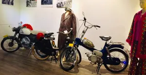 Beatles, buikschuivers en provo_s: terug naar the sixties! Iconische brommers uit de jaren zestig. Foto: Museum Lunteren.