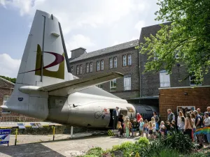 Start je reis met een virtuele vlucht in een echte Fokker 50 JetSTAR. Foto: Het Wereldpaviljoen