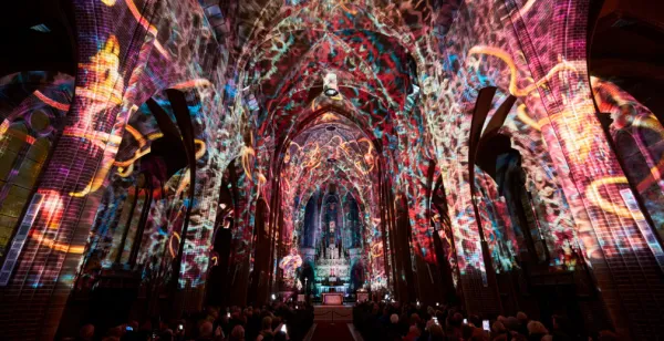 Lichtkunstfestival GLOW maakt de wereld magisch