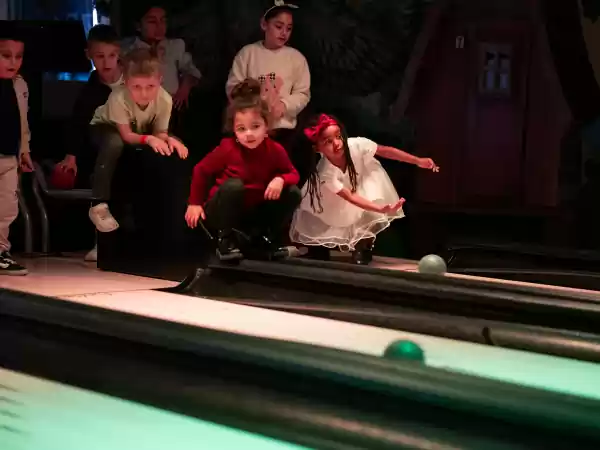 Gooi jij alle kegels omver tijdens een potje funbowlen? Foto: Hullie