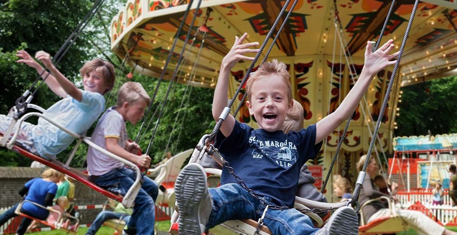 Geniet van een ouderwets gezellige kermis in het Zuiderzeemuseum. Foto: Zuiderzeemuseum © Rob Knopperts.