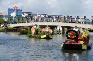 Varen met groente, fruit en bloemen