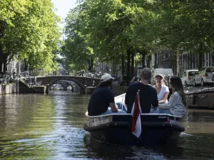 Ga een dagje varen. Foto: Canal Motorboats