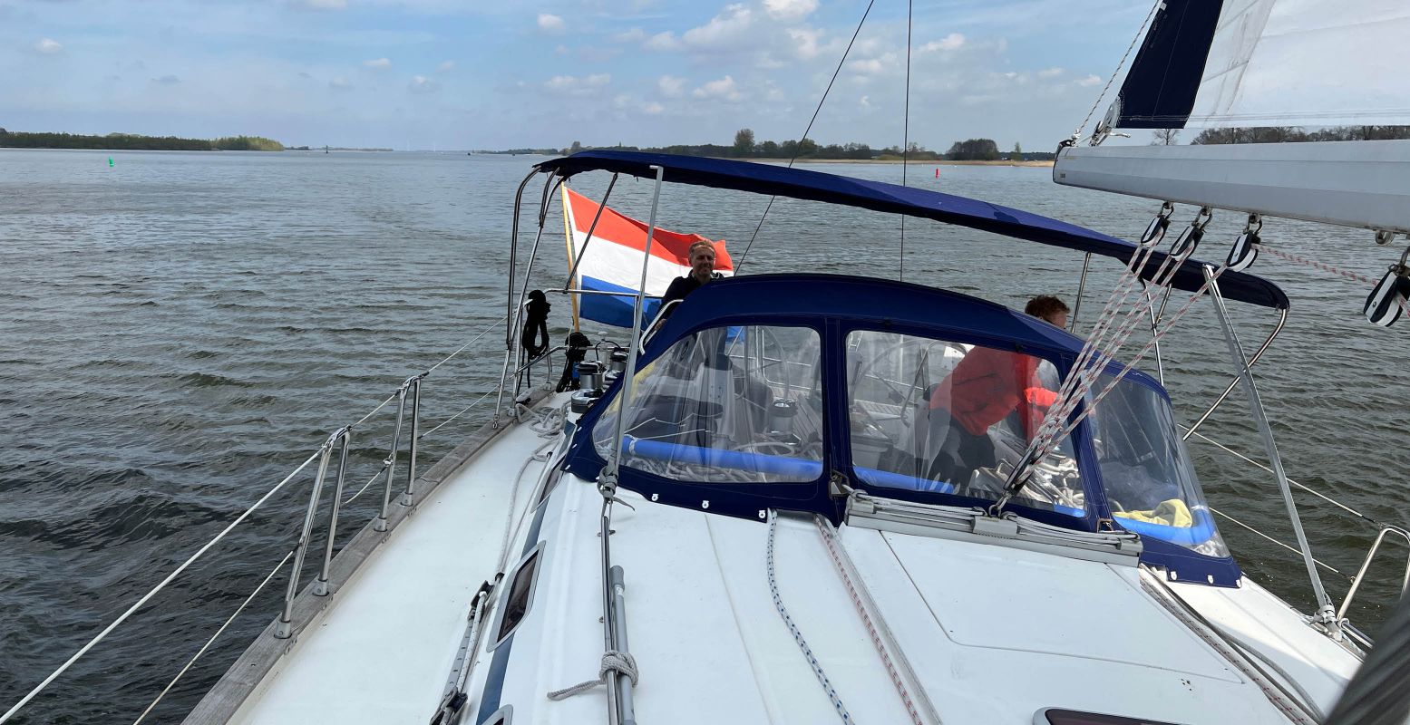 Zeil mee over het IJsselmeer. Foto: Triquetra Sailing