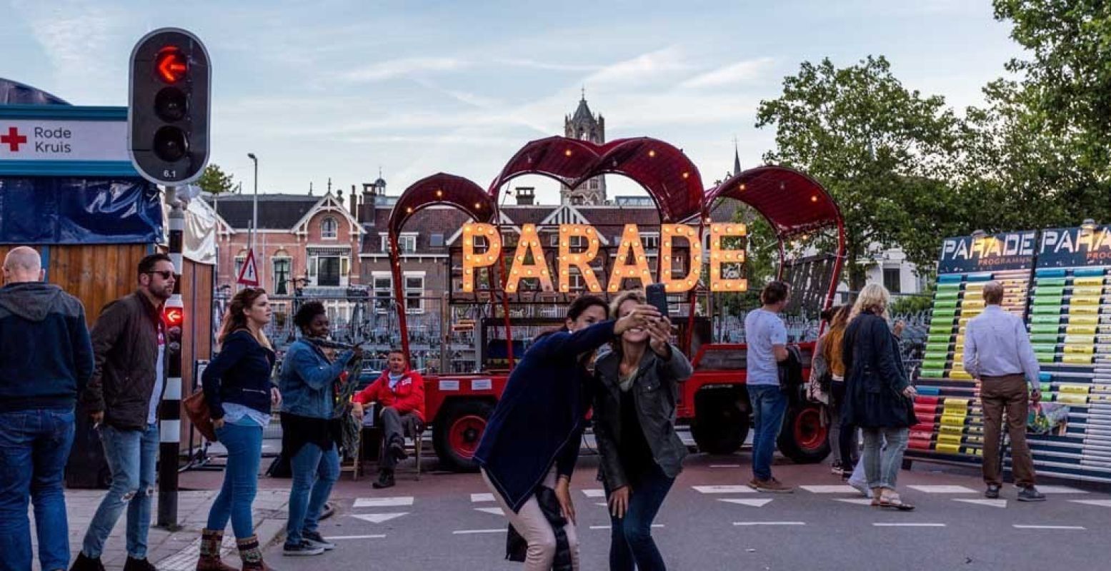 Laatste kans dit weekend: De Parade eindigt in Amsterdam. Foto: De Parade (op de foto in Utrecht) © Melanie van Leeuwen.