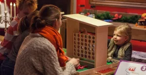 Ontmoet de hipsters Jozef en Maria tijdens Kerstival in Utrecht Speel kerstachtige spelletjes met elkaar. Foto: © Kerstival Utrecht