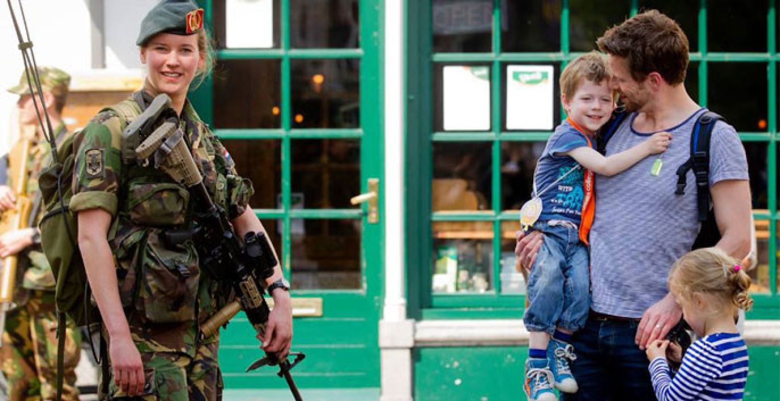 Ontmoet een militair tijdens de Landmachtdagen, op 13 mei voor het grote publiek. Foto: Koninklijke Landmacht