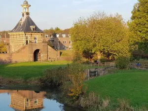 Dalempoort Gorinchem Van de Dalempoort naar de rivier. Foto: DagjeWeg.NL @ Tonny van Oosten