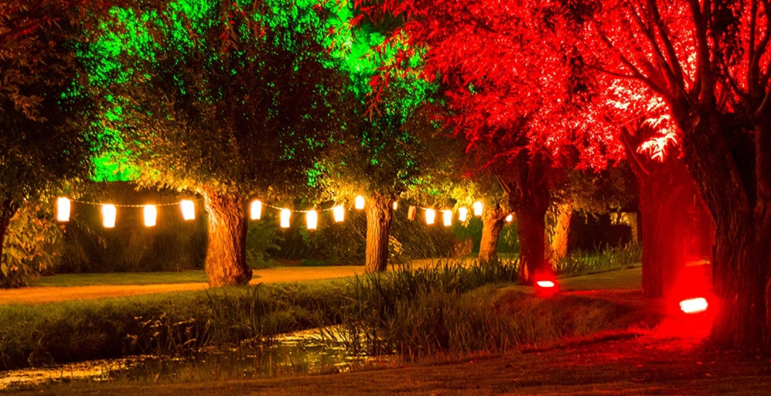 Volg de lichtjes tijdens Lichtjesavonden in de Tuinen van Appeltern. Foto: Tuinen van Appeltern © Bart van Ooijen