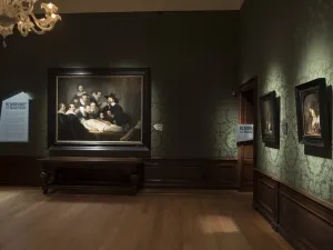 Zaal met De anatomische les van Dr Nicolaes Tulp, 1632. Foto: Mauritshuis, Den Haag © Ivo Hoekstra.