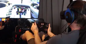 Race als een echte Formule 1-coureur in virtual reality bij VRX1 Kies je baan, zet je bril op en gas geven maar. Foto: DagjeWeg.NL