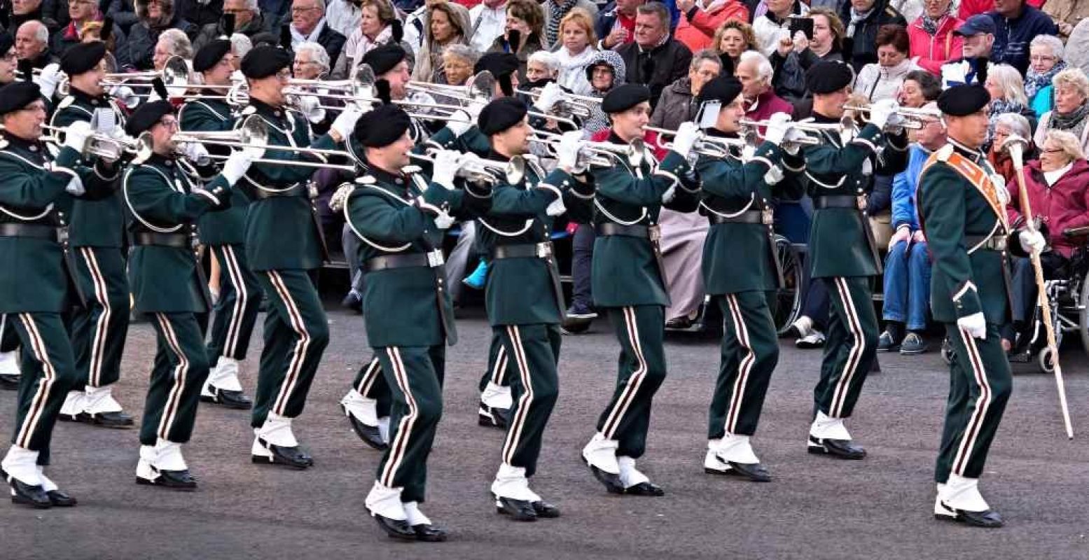 'Drum en showfanfare D.V.S. - Taptoe Oudewater 2015'. Foto:  Frans Berkelaar . Licentie:  Sommige rechten voorbehouden . Bron:  Flickr.com 