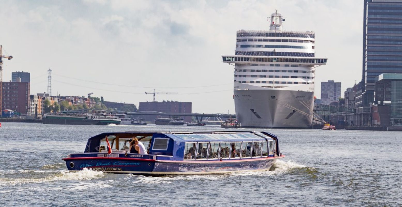 Vaar over de Amstel en het IJ. Foto: Blue Boat