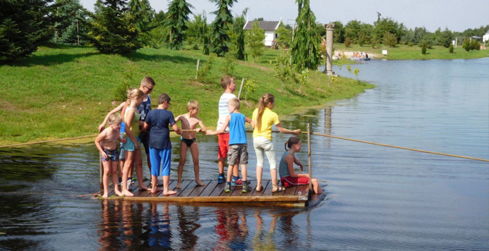 En vaar met mooi weer op de bootjesvijver. Foto: Landgoed Tenaxx