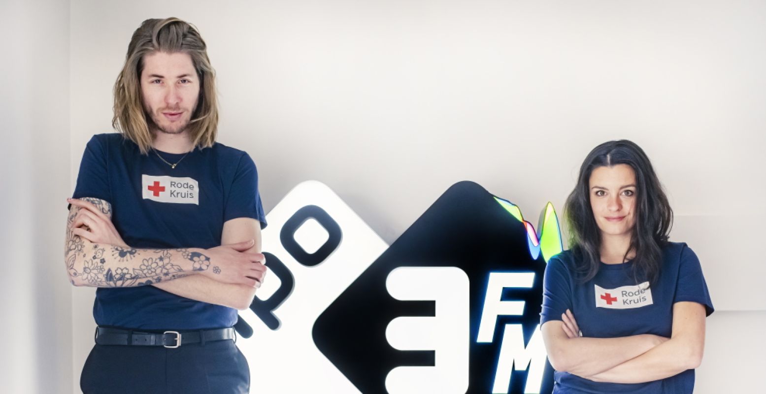3FM-dj's Frank van der Lende en Eva Koreman komen in actie voor Serious Request: Never Walk Alone. Foto: NPO 3FM / Hans-Peter van Velthoven.