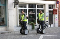 Segwayen over de kasseien