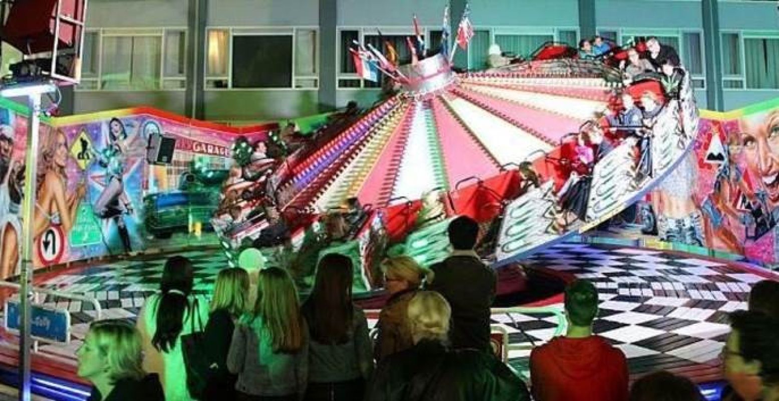 Disco dancer op de kermis. Foto: Tilburgse Kermis