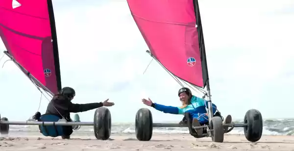 Zand tussen je tanden Scheuren over het strand in een blokart. Foto: Natural High © Milan van der Meer