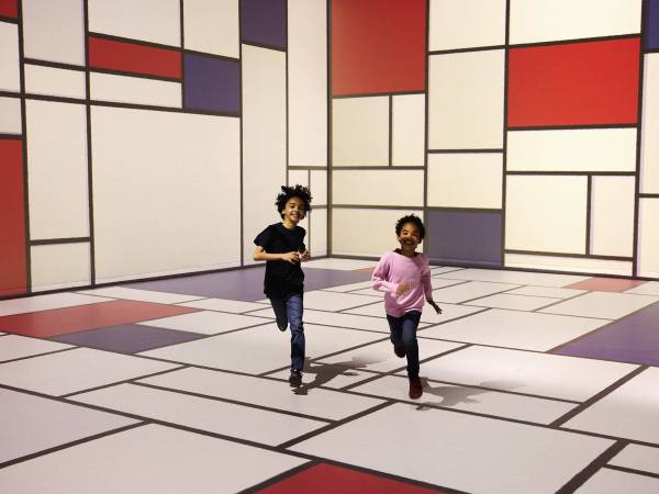 Stap in een schilderij van Mondriaan. Foto: Audiovisual experience Remastered