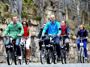 Met z'n allen op de Solex. Foto: Cycle Center