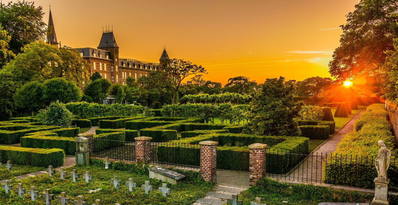 Het Kloosterkwartier in Sittard is ook schitterend bij zonsondergang. Foto: Fotoarchief Visit Zuid-Limburg