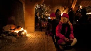 Winterse weelde op Landgoed Mariënwaerdt Voor jong en oud zijn er leuke activiteiten. En natuurlijk tussendoor opwarmen bij het vuur! Foto: Kerstfair Mariënwaerdt