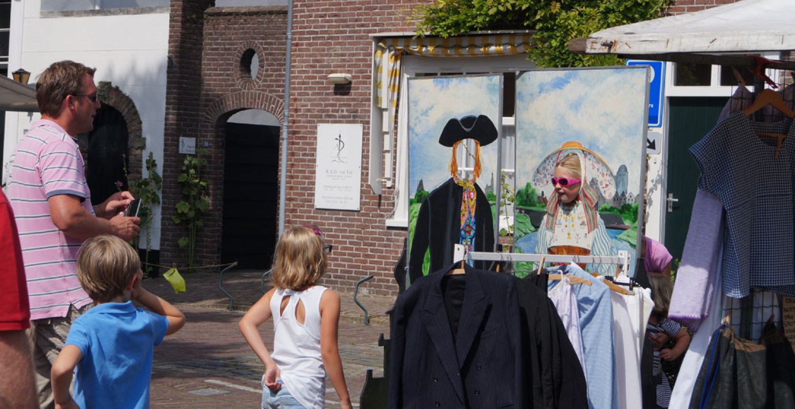 Op de markt is voor jong en oud wat te vinden! Foto: Redactie DagjeWeg.NL