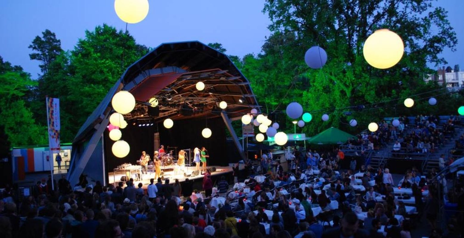 Vanaf juni zijn er ieder weekend sfeervolle voorstellingen. Foto: Vondelpark Openluchttheater.