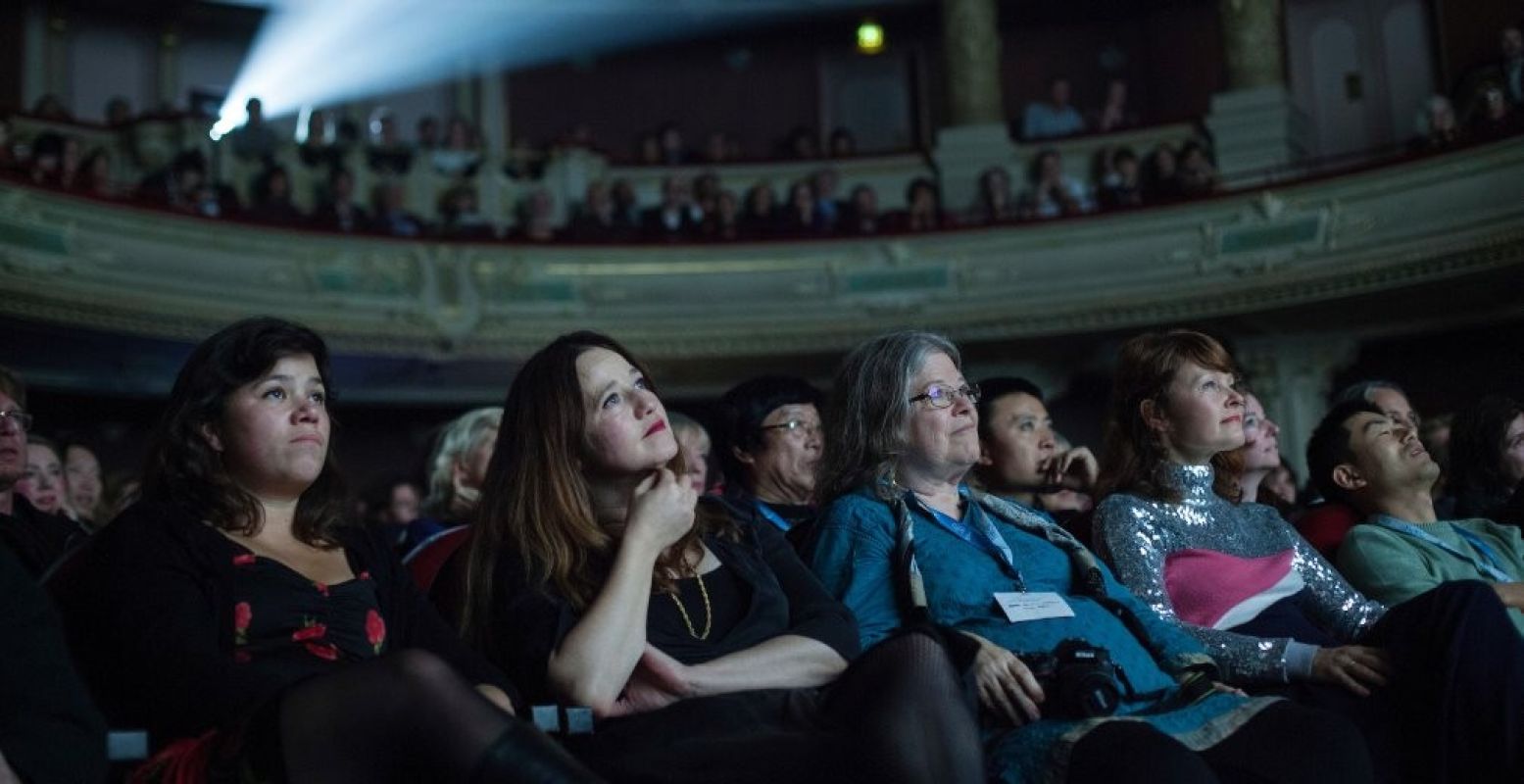 Kijk documentaires in de mooiste theaterhuizen van Amsterdam. Foto: Felix Kalkman © IDFA 2017