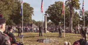 Spectaculaire herdenking: luchtlandingen op de Ginkelse Heide