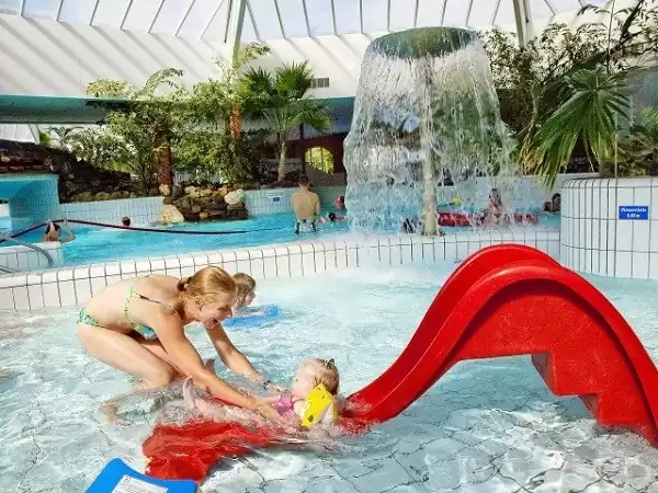 Veel speelplekjes voor de kleintjes.